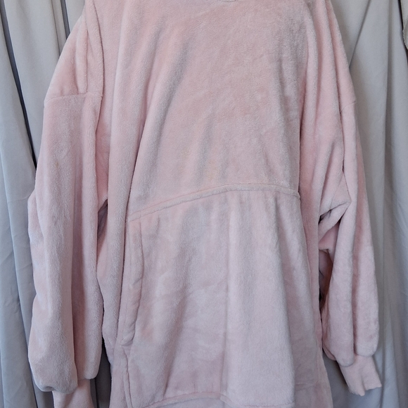 Cozy Pink Hooded Robe - Picture 4 of 5